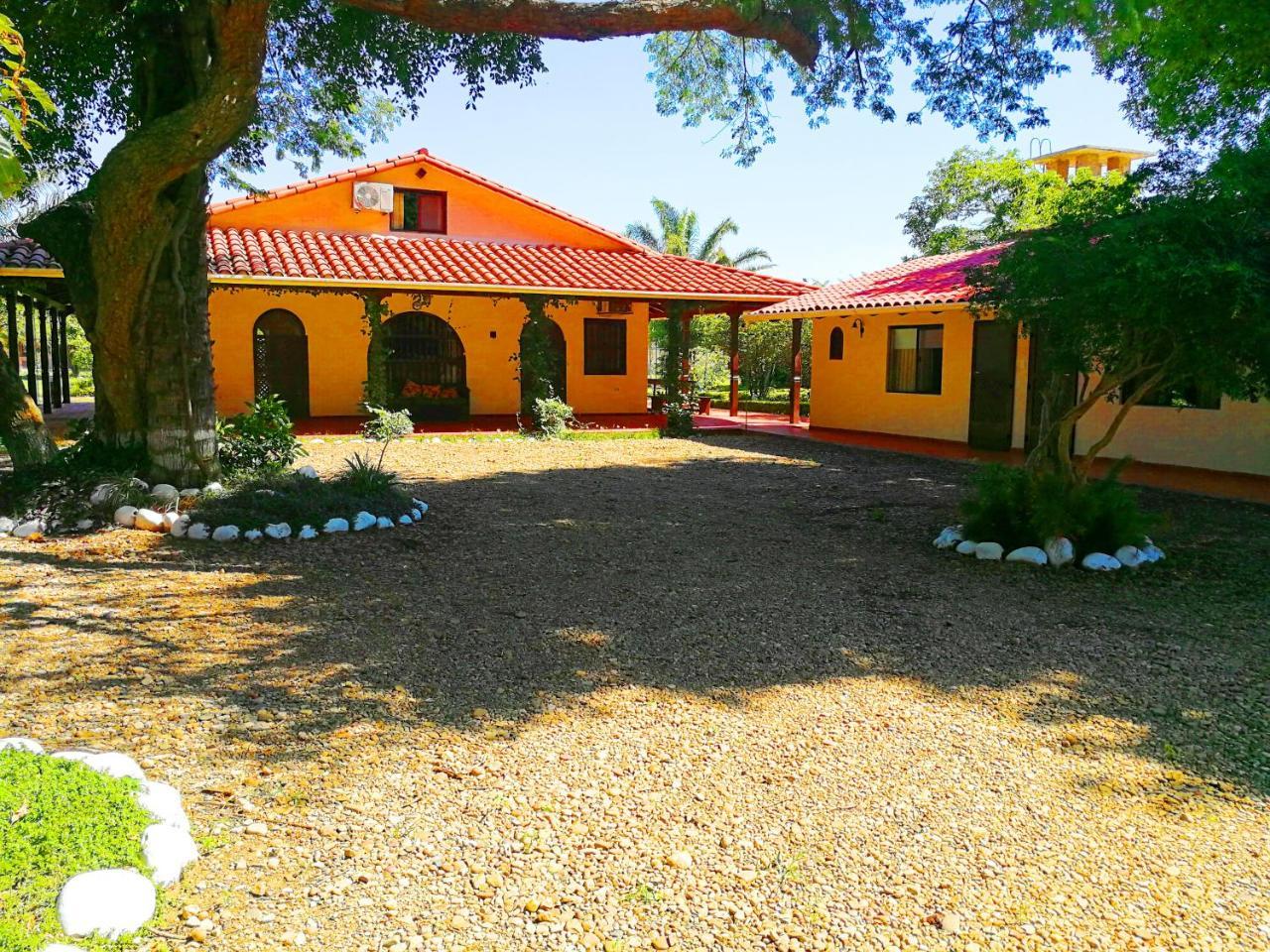 Los Jazmines Hotel Resort Warnes Exteriér fotografie