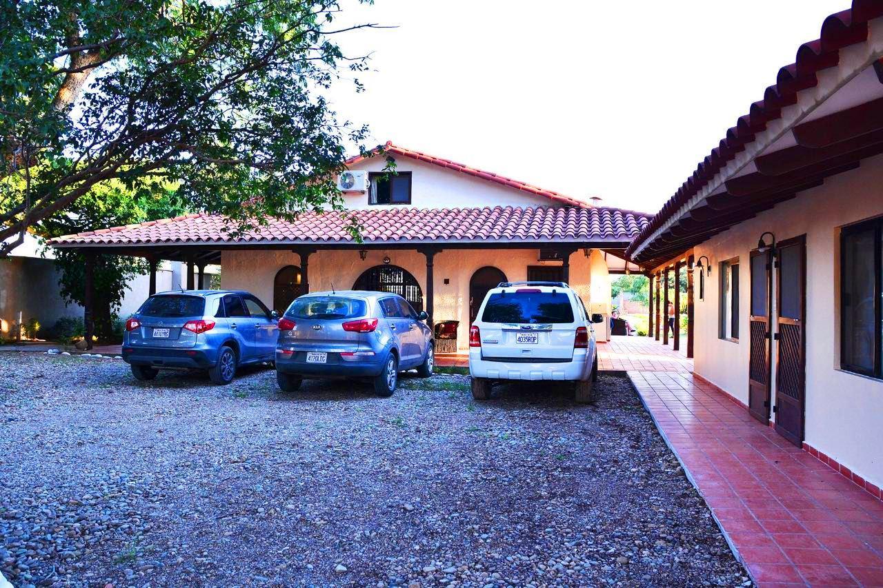 Los Jazmines Hotel Resort Warnes Exteriér fotografie