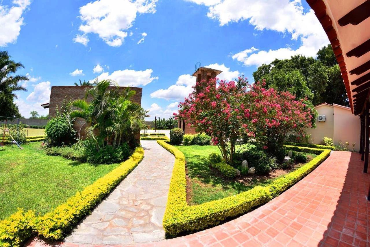 Los Jazmines Hotel Resort Warnes Exteriér fotografie
