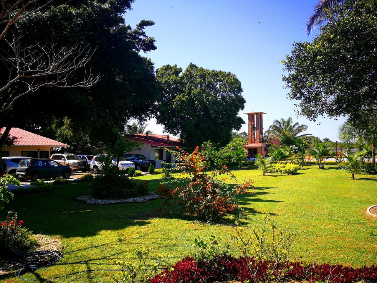 Los Jazmines Hotel Resort Warnes Exteriér fotografie